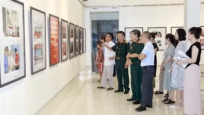Exhibition “76 years of payment of gratitude” held in Hue