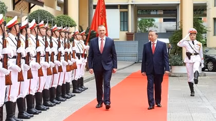 Minister To Lam holds talks with Belarusian Interior Minister