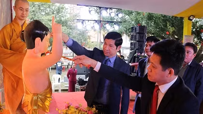 Festival of oldest pagoda in Vietnam's central region kicked off