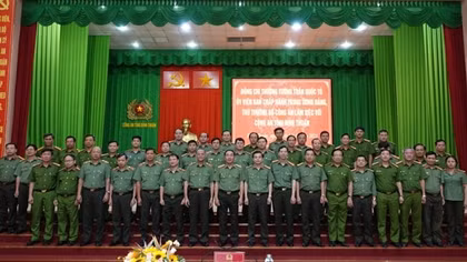 Deputy Minister Tran Quoc To requests police in Binh Thuan to focus on implementting Resolution 12