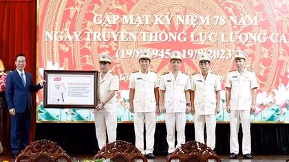 President Vo Van Thuong visits An Giang Provincial Police Department