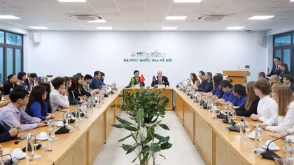 Nearly 3,000 Vietnamese study at Russian schools under two governments' agreement