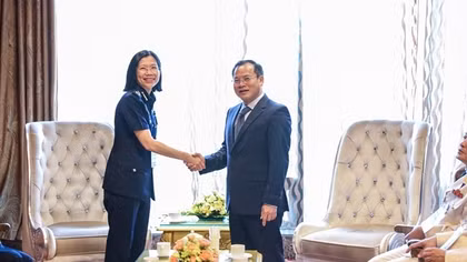 Deputy Minister Nguyen Van Long receives delegates attending APCCA 41