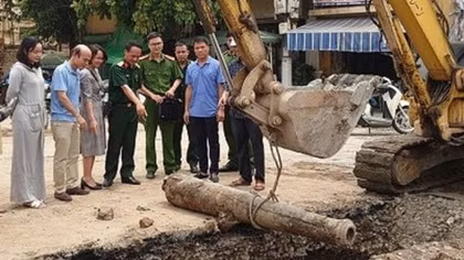 Nguyen Dynasty cannon found in Hai Phong city