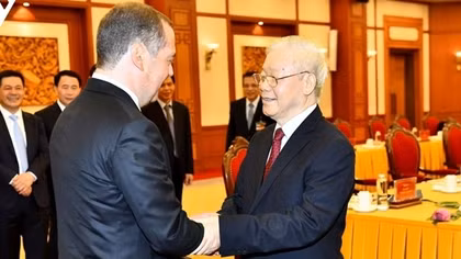 Vietnam vows to forge strategic partnership with Russia