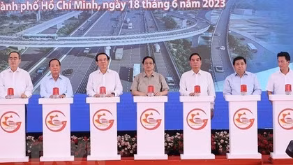 PM kicks off construction of important national transport projects