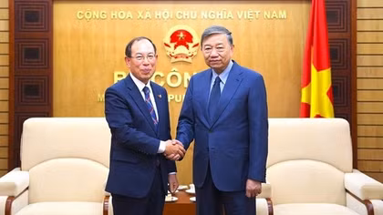 Korean Coast Guard offers patrol boats to Ministry of Public Security