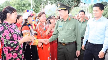 Deputy Minister Le Quoc Hung attends Great National Solidarity Festival in Lai Chau