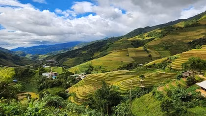Ha Long Bay, Mu Cang Chai among most colourful places in the world