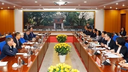 Vietnam, US further promote financial cooperation