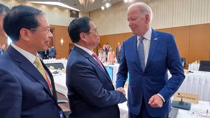 Vietnamese Government leader meets US, EC leaders