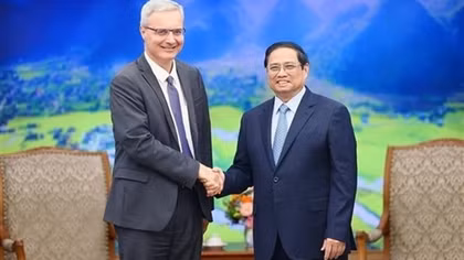 Vietnam always considers France a priority partner: PM