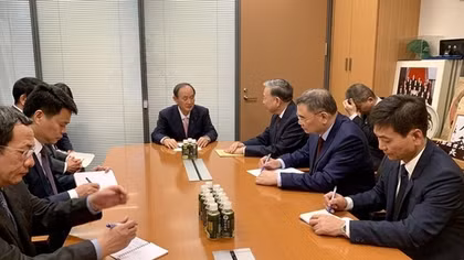 Minister To Lam meets former Japanese Prime Minister and other Japanese officials