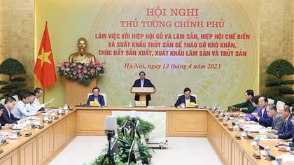 PM chairs conference on ways to tackle difficulties in forestry-fishery exports