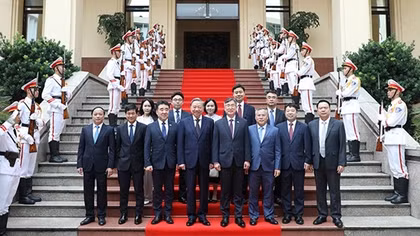 Minister To Lam receives Commander of the Korean Coast Guard