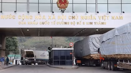 Vietnam-China trade reaches USD 100 billion