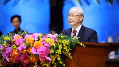 Party chief urges long-term social welfare policy for workers