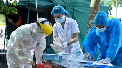 Hanoi takes samples for genome sequencing amid rising COVID-19 cases
