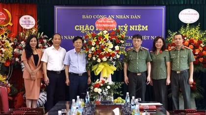 CAND Newspaper receives congratulations on Revolutionary Press Day