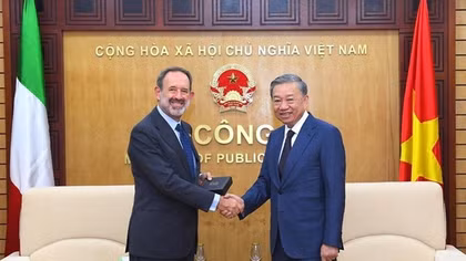 Newly accredicted Italian Ambassador visits Ministry of Public Security