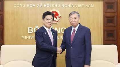 Minister To Lam receives Japanese Minister of Health, Labor and Welfare
