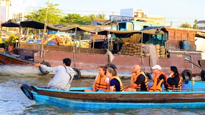 Travel businesses anticipate bonanza during year-end peak season