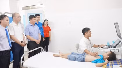 Free heart disease screening carried out for needy children in Thua Thien Hue