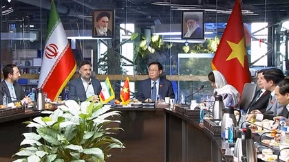 NA Chairman visits Iran Innovation and Technology House in Tehran