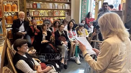 Vietnamese cultural showcase blends tea, tradition, melody in Paris