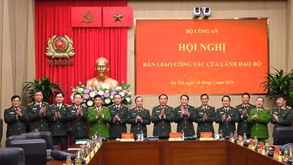 Ministry of Public Security holds leadership responsibilities handover ceremony