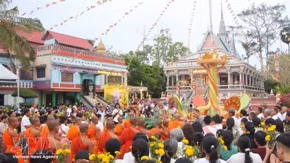 PM Le Minh Hung extends Chol Chnam Thmay greetings to Khmer community