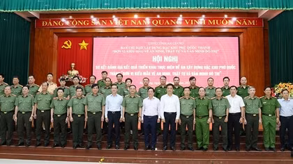 Reviewing project to build Phu Quoc Special Administrative Region into model unit of security, order and urban civilization