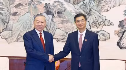 Top Vietnamese leader receives Secretary of Guangxi’s Party Committee