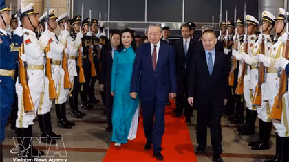 Top Vietnamese leader travels to Nanning, highlights bilateral rail cooperation