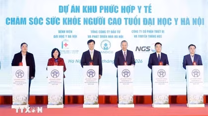 Party chief attends groundbreaking of elderly healthcare complex in Hanoi
