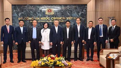 Attracting intellectual resources of overseas Vietnamese experts for building the security industry