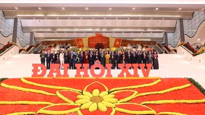 Highlights of fourth working day of 14th National Party Congress