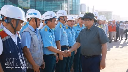 PM sets target to launch Long Thanh airport operations by late 2026