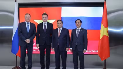 Prime Minister visits, works with Vietnam’s leading oil and gas partner in Russia