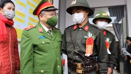 Deputy Minister Nguyen Van Long joins enlistment event in Dien Bien