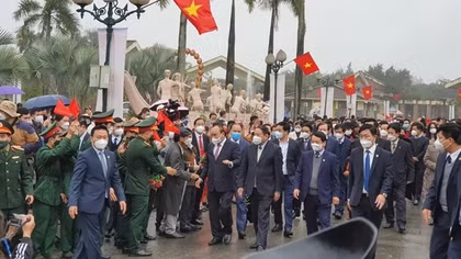 State President attends spring festival of ethnic groups nationwide