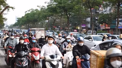 Traffic congestion worsens in Hanoi due to Tet crowds