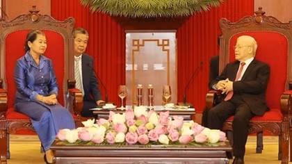 Party chief hosts Cambodian Party official