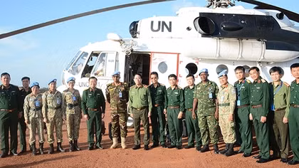 Deputy Minister Le Quoc Hung visits Vietnamese forces at UNISFA Mission