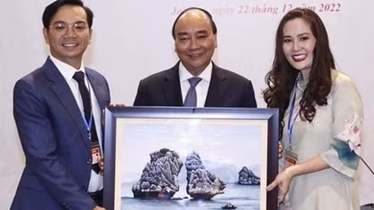 President meets Vietnamese community in Indonesia