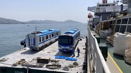Last two Japanese metro trains arrive in HCM City