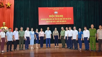 Deputy Minister Tran Quoc To meets with voters in Bac Ninh