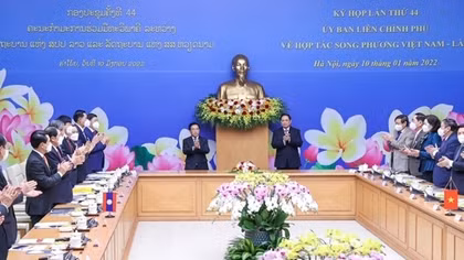 Vietnamese and Lao PMs co-chair 44th session of Intergovernmental Committee