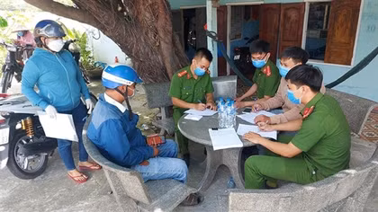 Quang Ngai's communal police make much progresses in local security and order