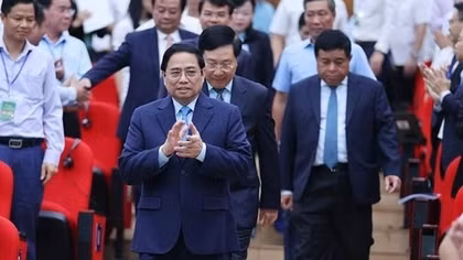 PM requests more efforts to further develop northern mountainous, midland region